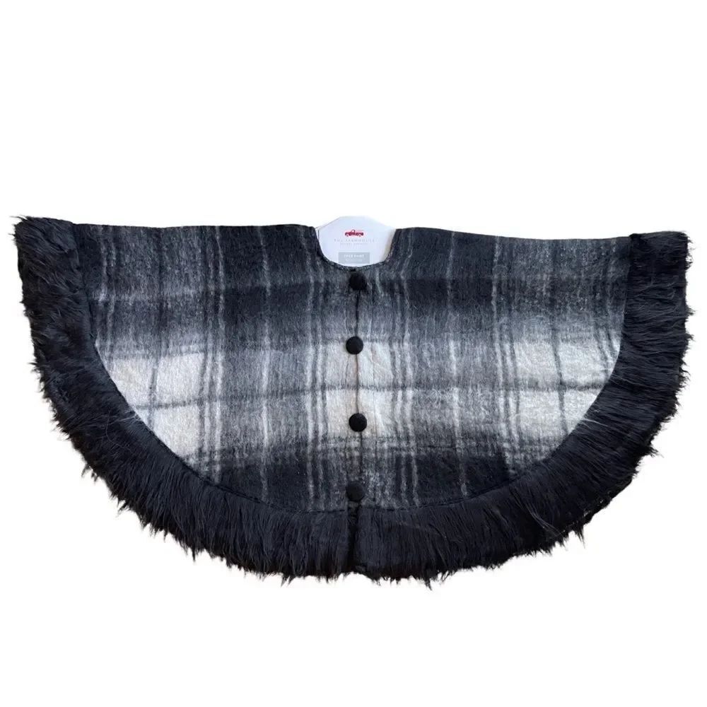 The Farmhouse Rachel Ashwell Mohair Plaid Holiday Tree Skirt Blk Gray 52” NWT